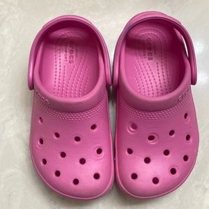 Toddler pink Crocs size C10 🐊